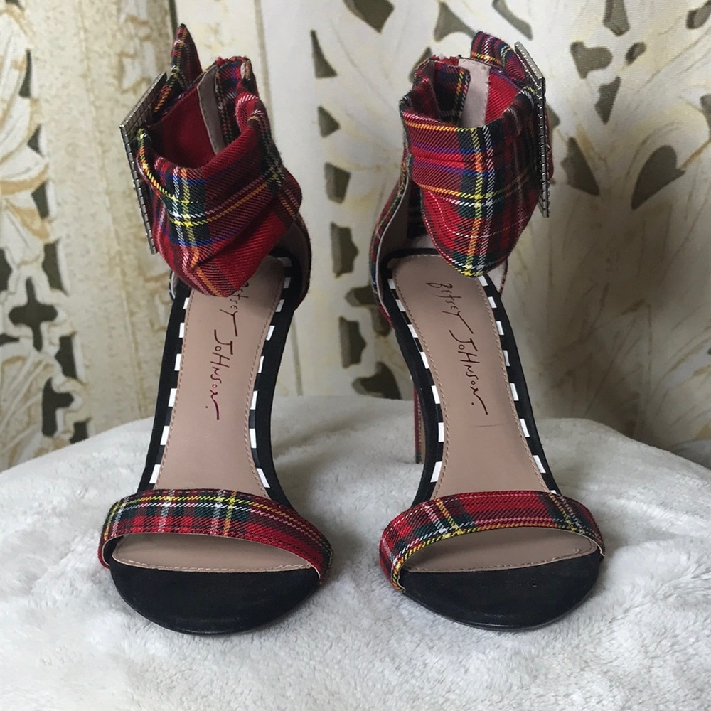 Betsey Johnson Women's Red Plaid Heels
